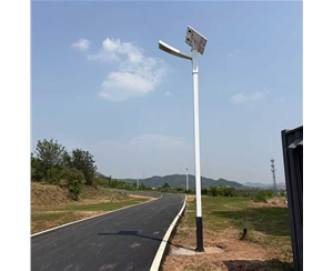 阿拉尔路边太阳能路灯安装